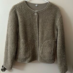 Uniqlo taupe beige Sherpa size small S jacket